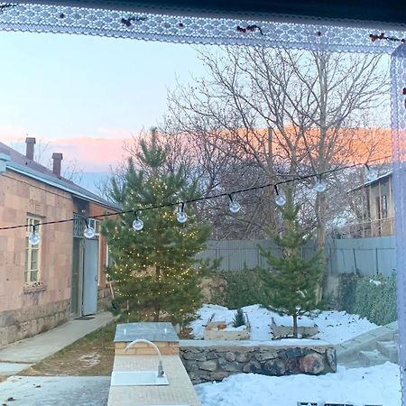 Zove Rural Cottage With Garden Views K'arashamb Exterior foto